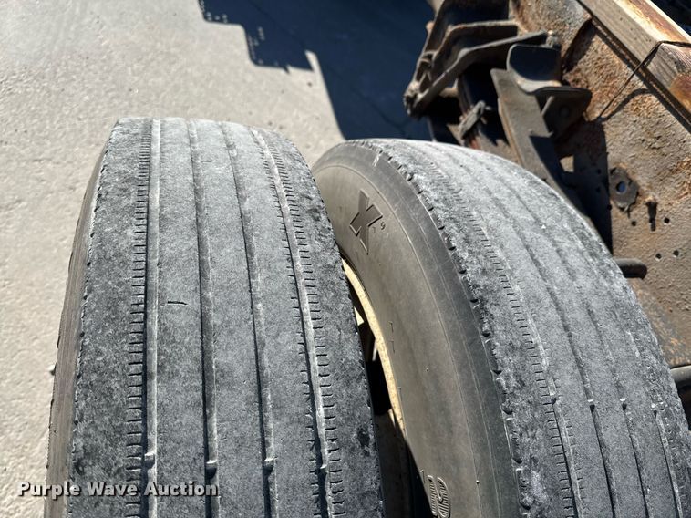 image for item DO0009 2002 International 4700 truck cab and chassis