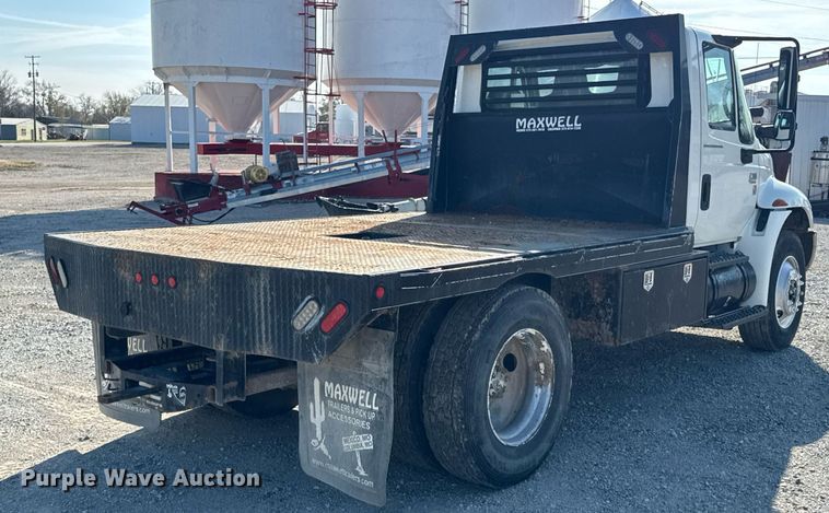 image for item DO0534 2007 International 4300 flatbed truck