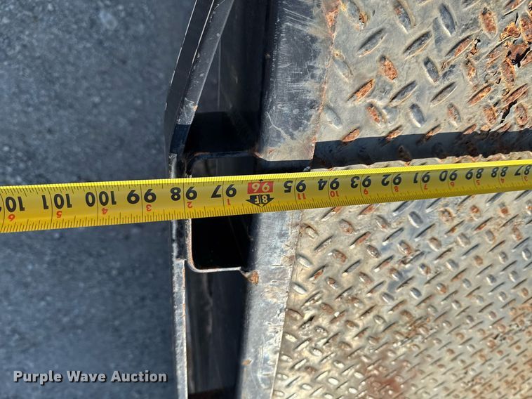 image for item DO0534 2007 International 4300 flatbed truck