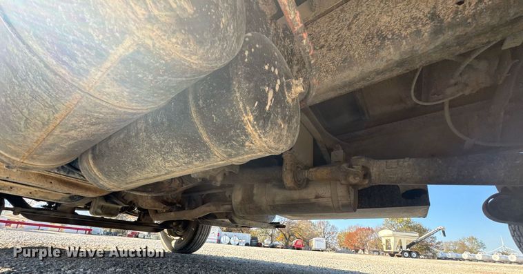 image for item DO0534 2007 International 4300 flatbed truck