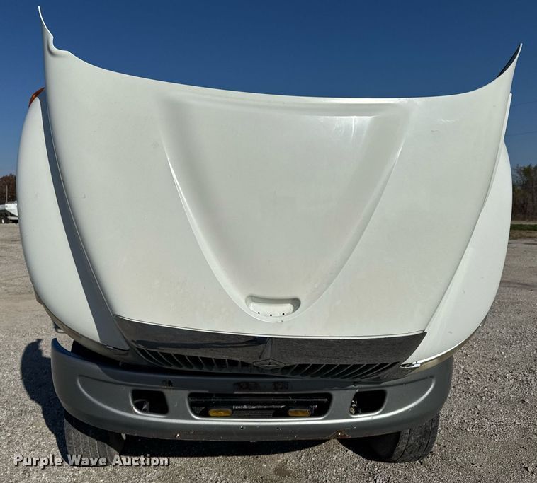 image for item DO0534 2007 International 4300 flatbed truck