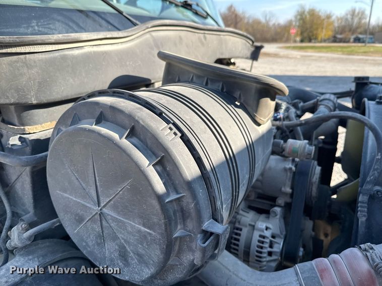 image for item DO0534 2007 International 4300 flatbed truck