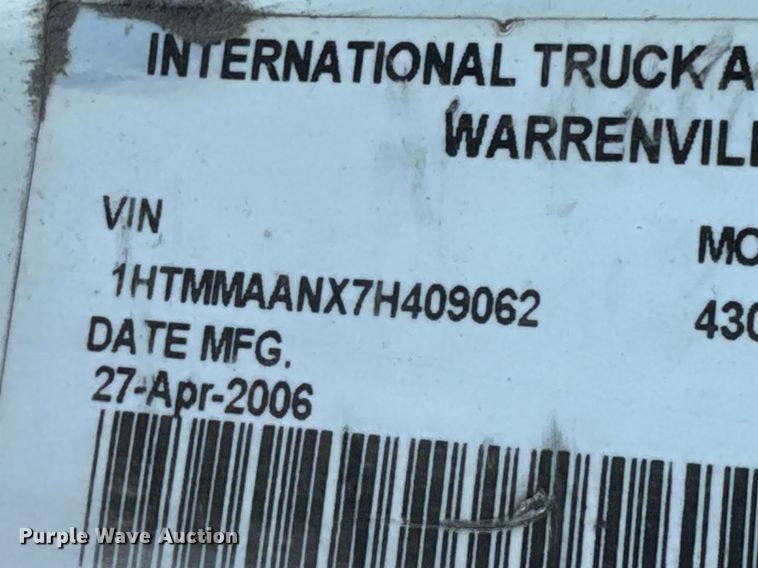 image for item DO0534 2007 International 4300 flatbed truck