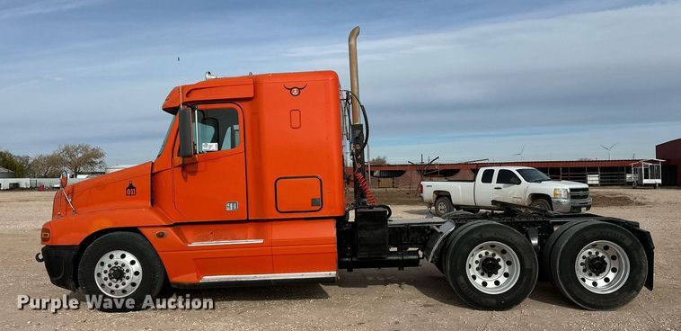 image for item DP6061 2009 Freightliner Century Class   semi truck