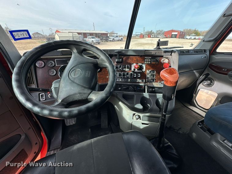 image for item DP6061 2009 Freightliner Century Class   semi truck