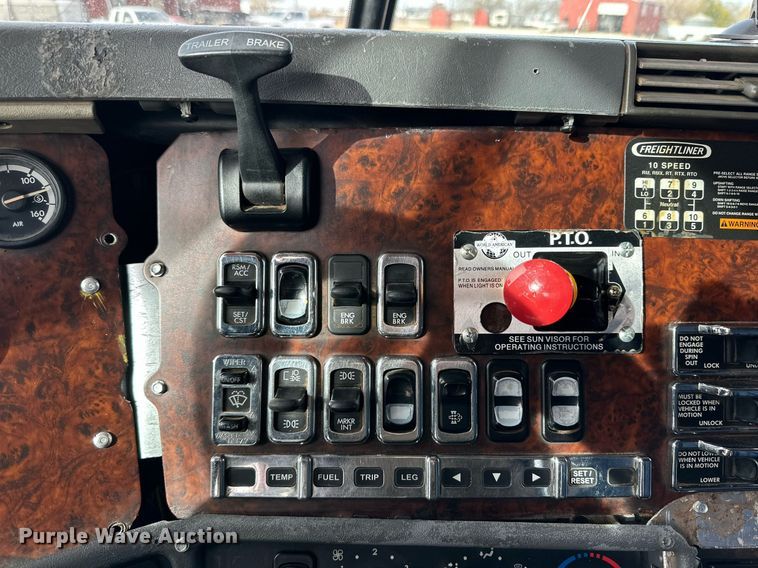 image for item DP6061 2009 Freightliner Century Class   semi truck