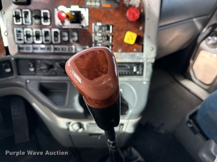 image for item DP6061 2009 Freightliner Century Class   semi truck