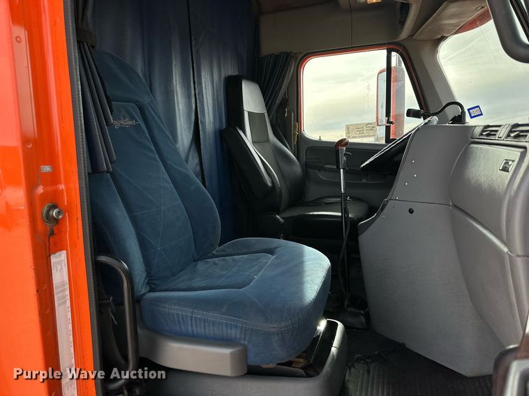 image for item DP6061 2009 Freightliner Century Class   semi truck