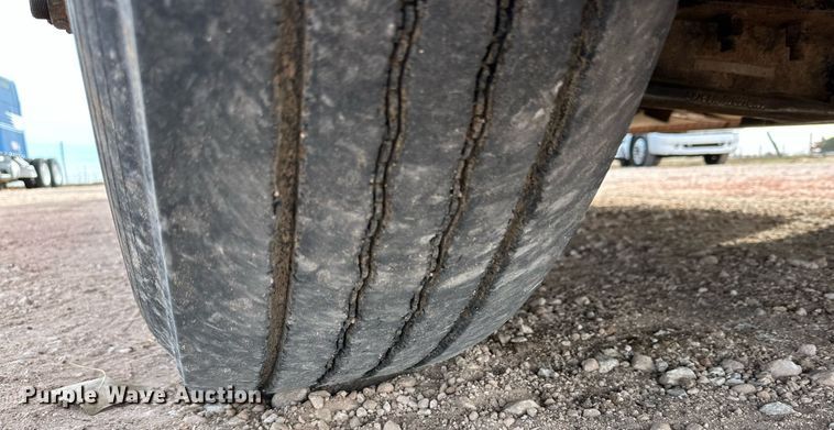 image for item DP6061 2009 Freightliner Century Class   semi truck