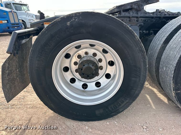 image for item DP6061 2009 Freightliner Century Class   semi truck