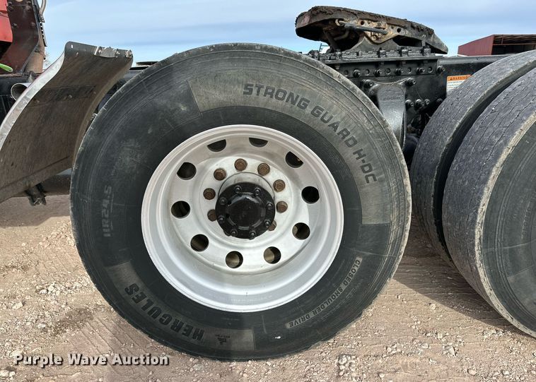 image for item DP6061 2009 Freightliner Century Class   semi truck