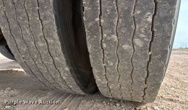 image for item DP6061 2009 Freightliner Century Class   semi truck