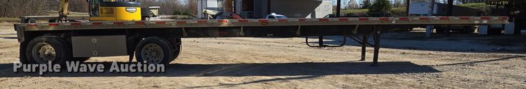 image for item DP6725 1999 Wilson flatbed trailer