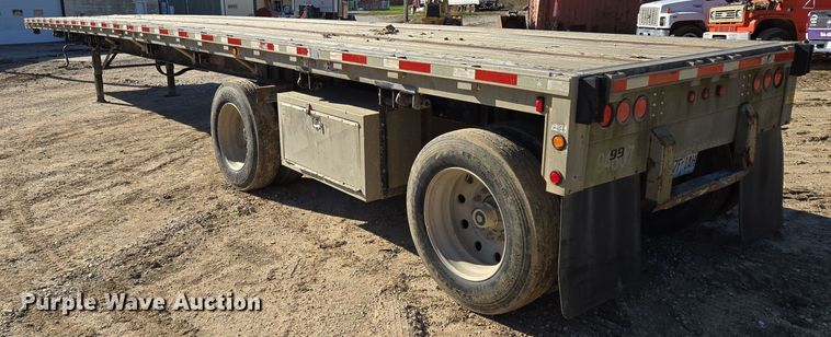image for item DP6725 1999 Wilson flatbed trailer