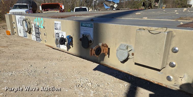 image for item DP6725 1999 Wilson flatbed trailer