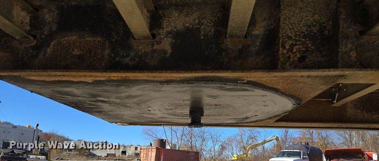 image for item DP6725 1999 Wilson flatbed trailer