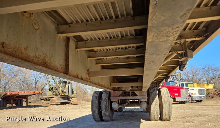 image for item DP6725 1999 Wilson flatbed trailer