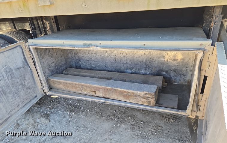 image for item DP6725 1999 Wilson flatbed trailer