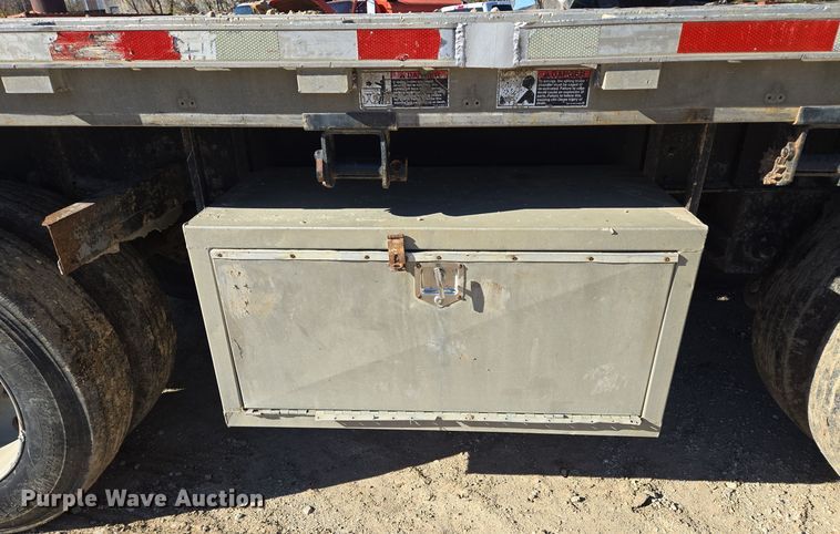 image for item DP6725 1999 Wilson flatbed trailer