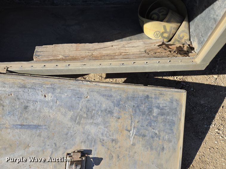 image for item DP6725 1999 Wilson flatbed trailer