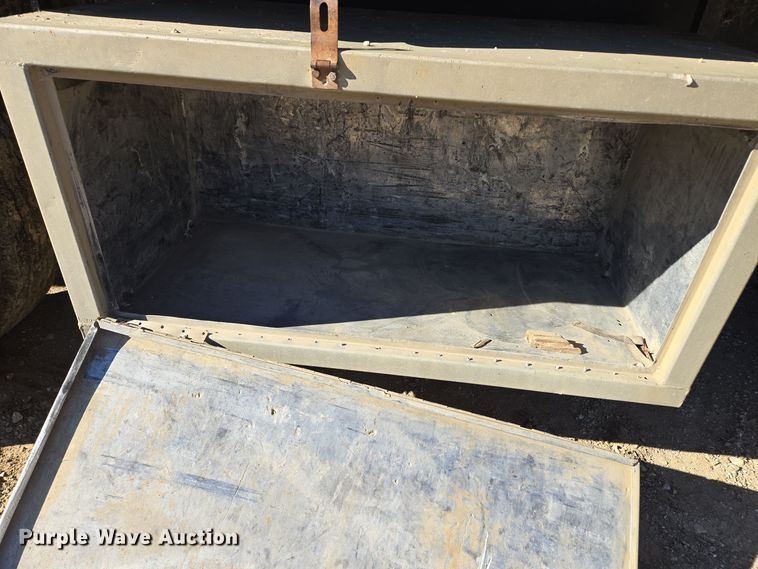 image for item DP6725 1999 Wilson flatbed trailer