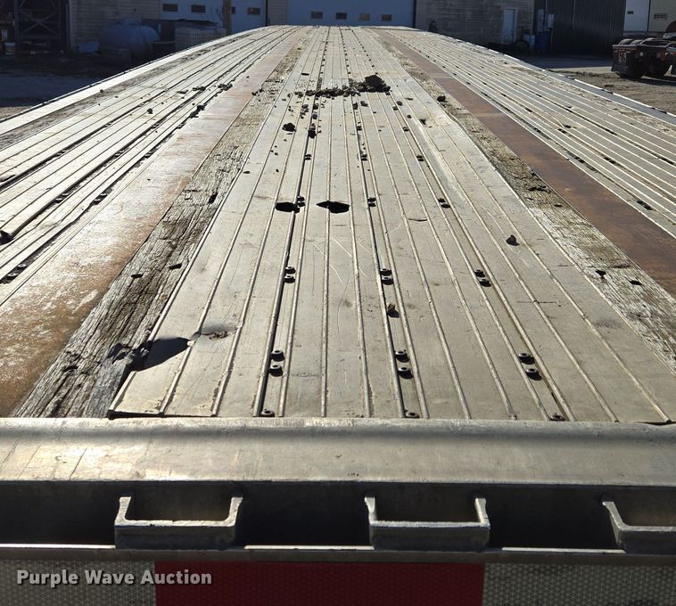 image for item DP6725 1999 Wilson flatbed trailer