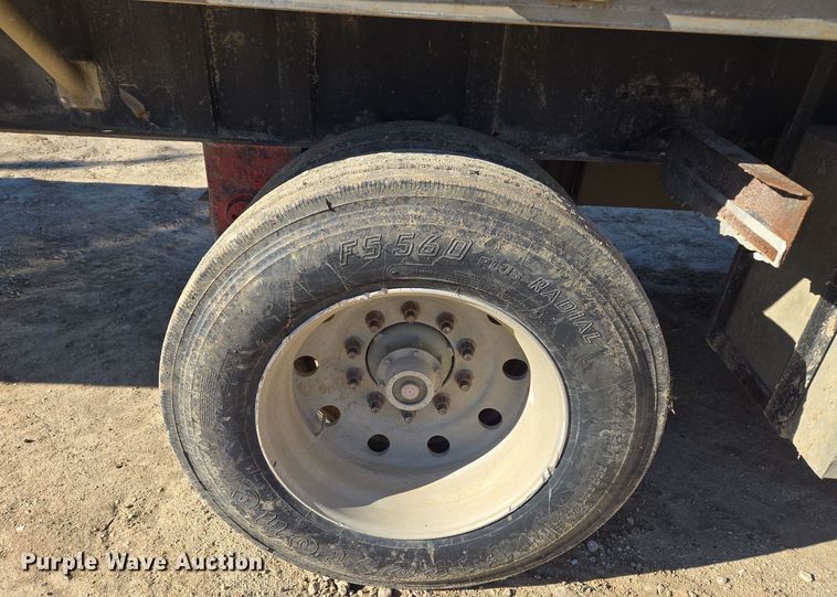 image for item DP6725 1999 Wilson flatbed trailer