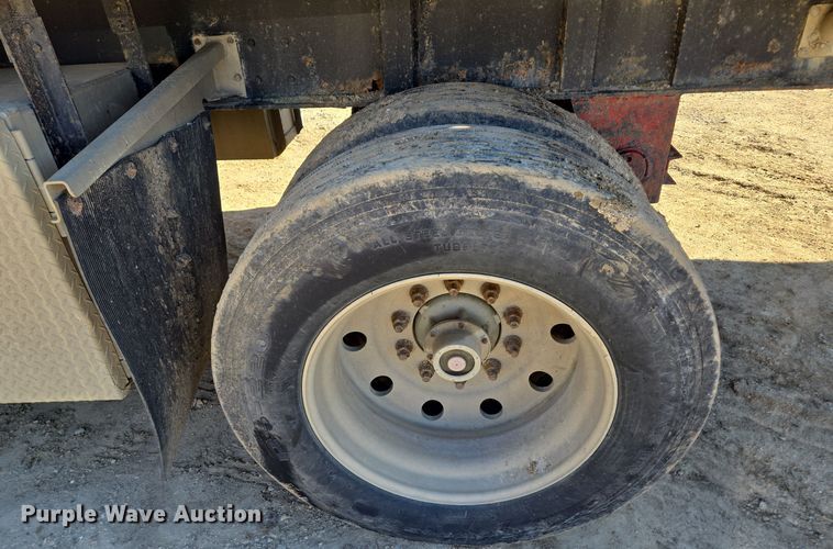 image for item DP6725 1999 Wilson flatbed trailer