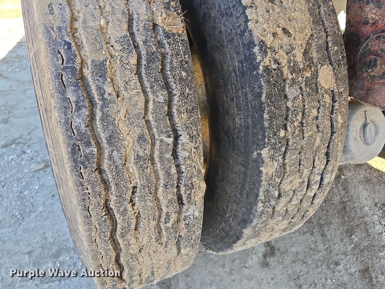 image for item DP6725 1999 Wilson flatbed trailer