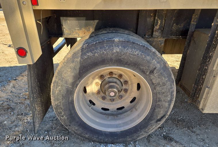 image for item DP6725 1999 Wilson flatbed trailer