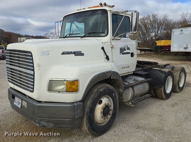 image for item DP6727 1996 Ford L-9000 semi truck