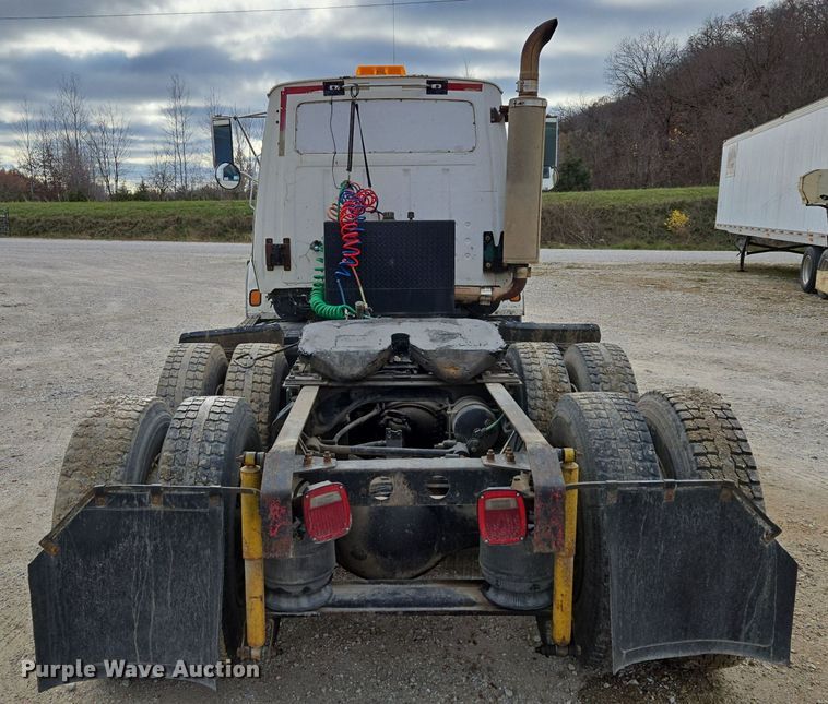 image for item DP6727 1996 Ford L-9000 semi truck