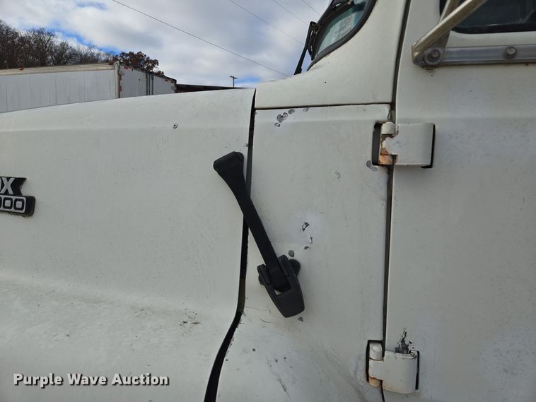 image for item DP6727 1996 Ford L-9000 semi truck