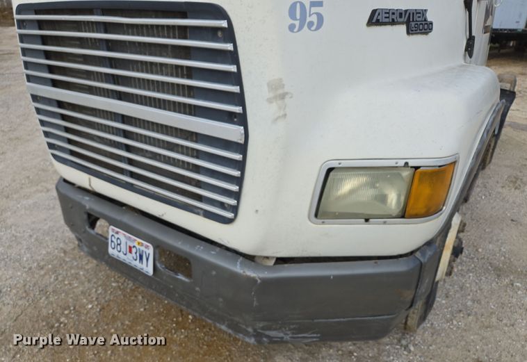 image for item DP6727 1996 Ford L-9000 semi truck