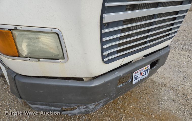 image for item DP6727 1996 Ford L-9000 semi truck