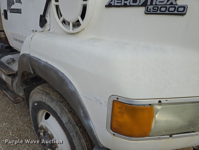 image for item DP6727 1996 Ford L-9000 semi truck
