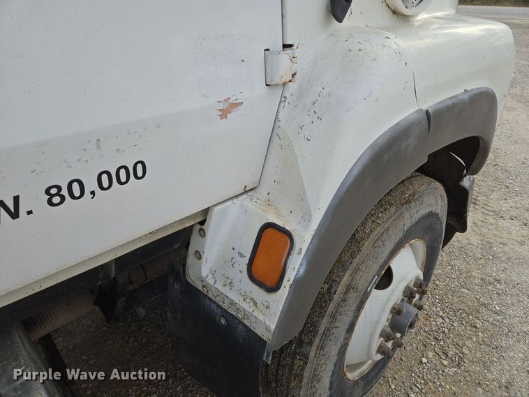 image for item DP6727 1996 Ford L-9000 semi truck