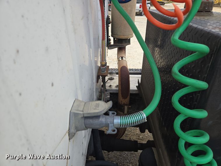 image for item DP6727 1996 Ford L-9000 semi truck