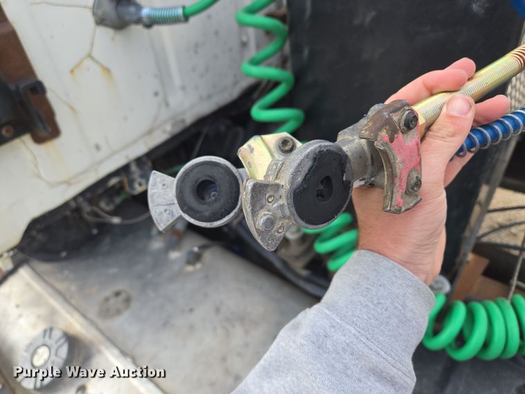 image for item DP6727 1996 Ford L-9000 semi truck