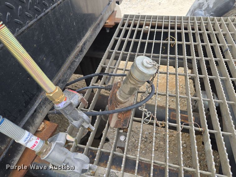 image for item DP6727 1996 Ford L-9000 semi truck