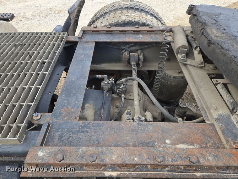 image for item DP6727 1996 Ford L-9000 semi truck