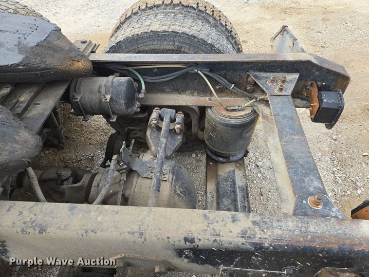 image for item DP6727 1996 Ford L-9000 semi truck