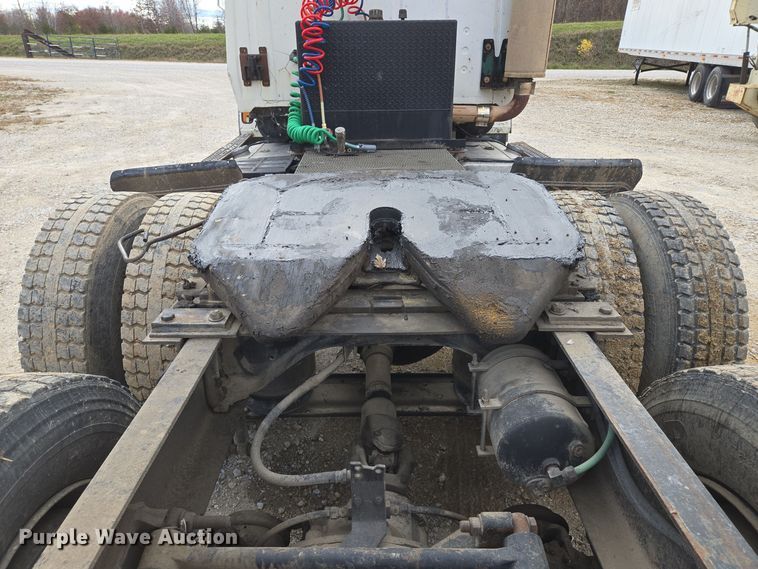 image for item DP6727 1996 Ford L-9000 semi truck