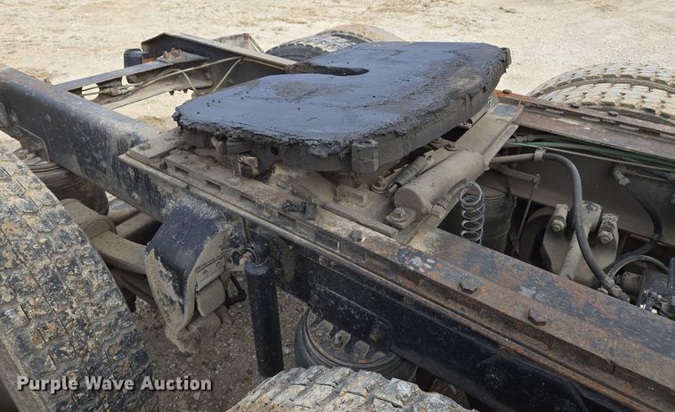 image for item DP6727 1996 Ford L-9000 semi truck