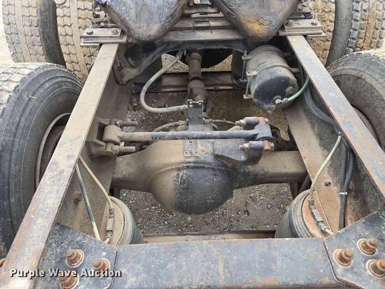 image for item DP6727 1996 Ford L-9000 semi truck