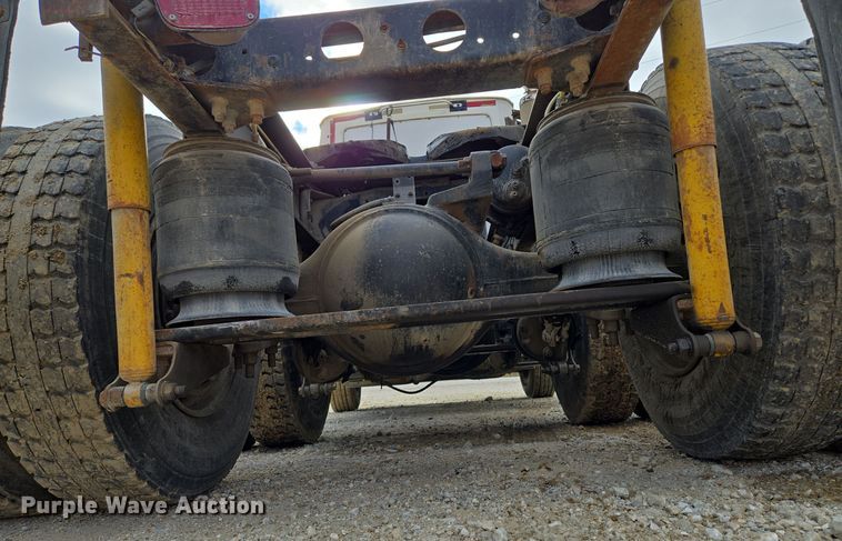 image for item DP6727 1996 Ford L-9000 semi truck