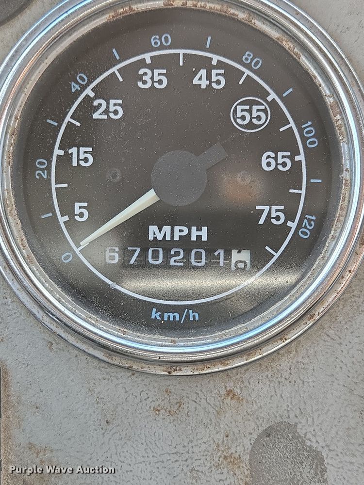 image for item DP6727 1996 Ford L-9000 semi truck