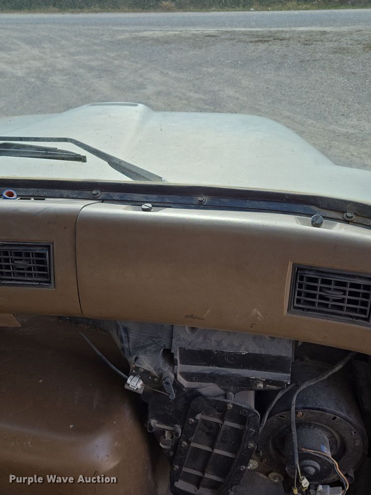 image for item DP6727 1996 Ford L-9000 semi truck