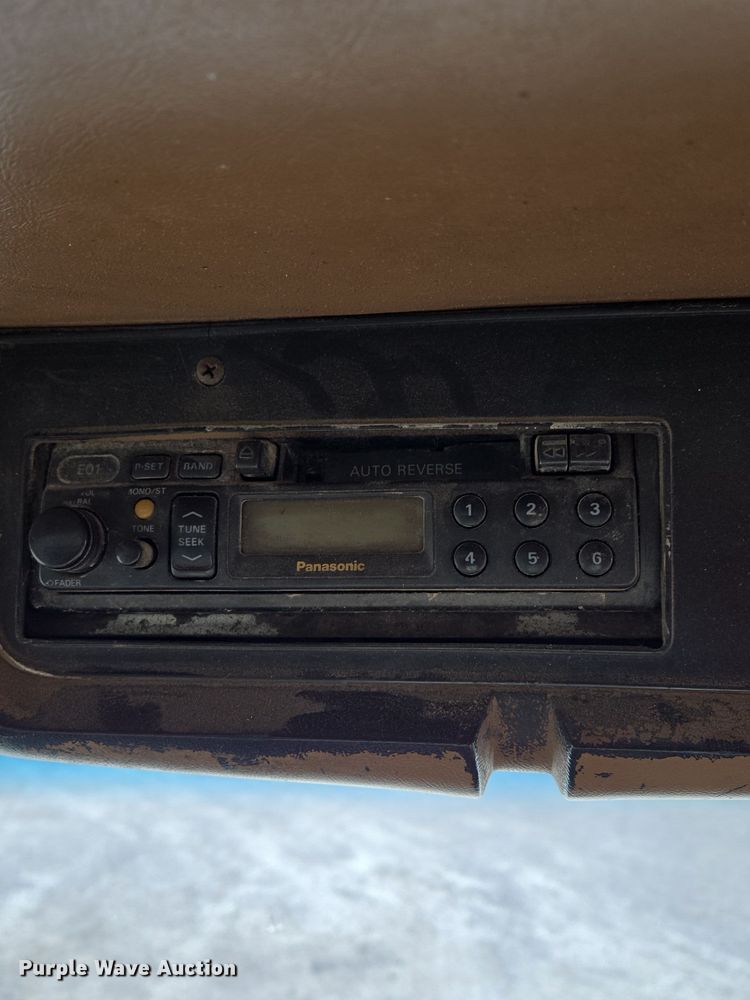 image for item DP6727 1996 Ford L-9000 semi truck