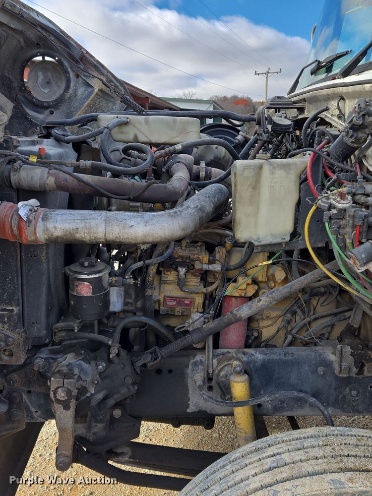 image for item DP6727 1996 Ford L-9000 semi truck